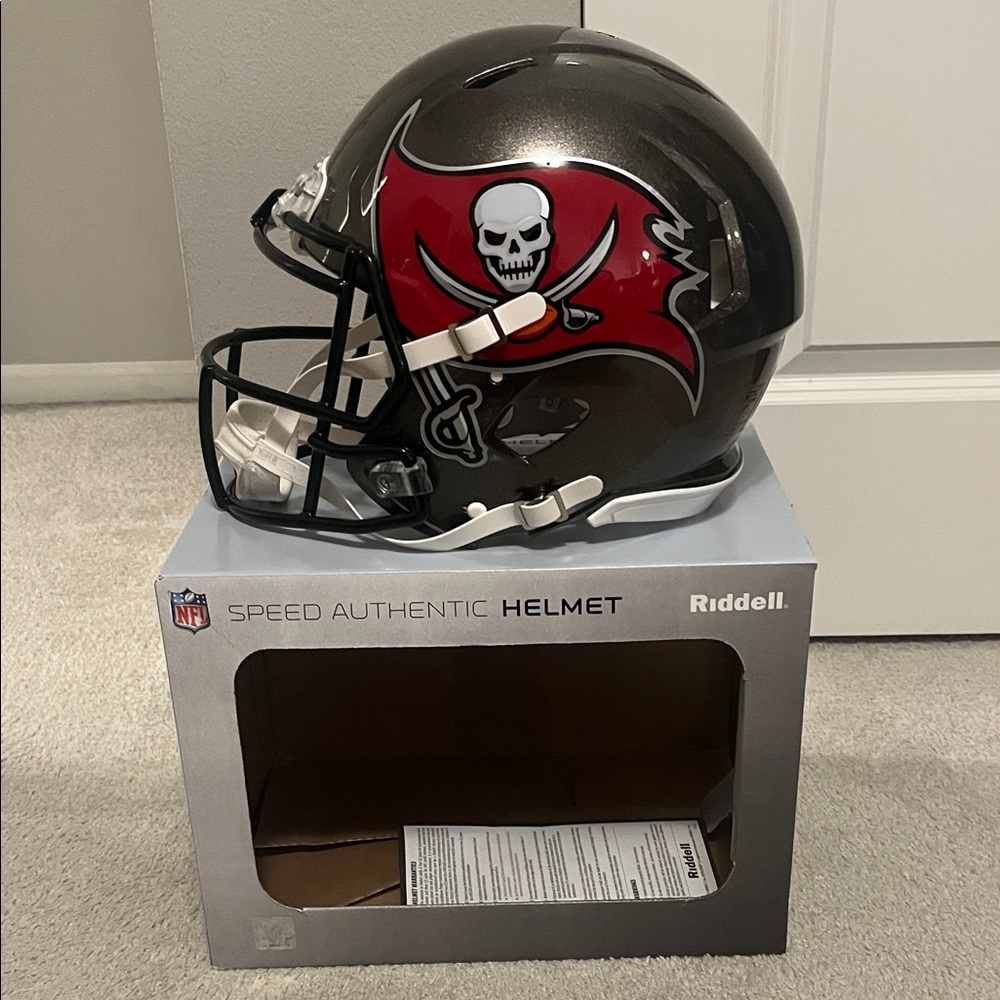 Riddell NFL Speed Football Authentic Helmet Tampa Bay Buccaneers